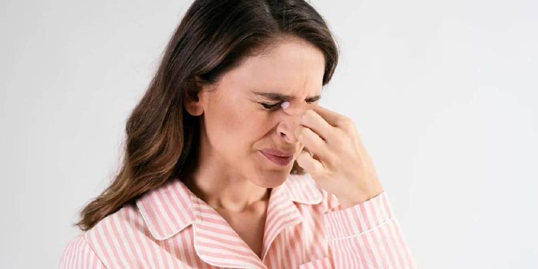 Hapşırık, burun akıntısı, göz kaşıntısı… Alerji midir, grip mi? Ek belirtilere dikkat! 4